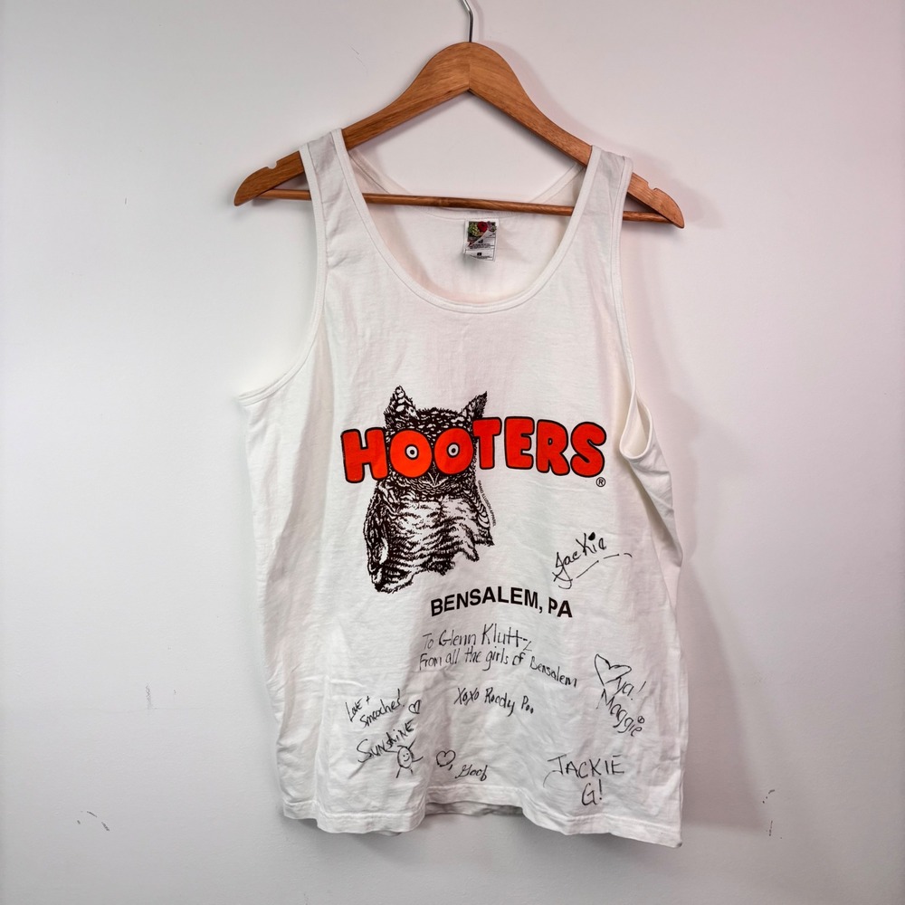 Vintage 1990s Hooters Bensalem PA Signed Graphic Tank Top Large